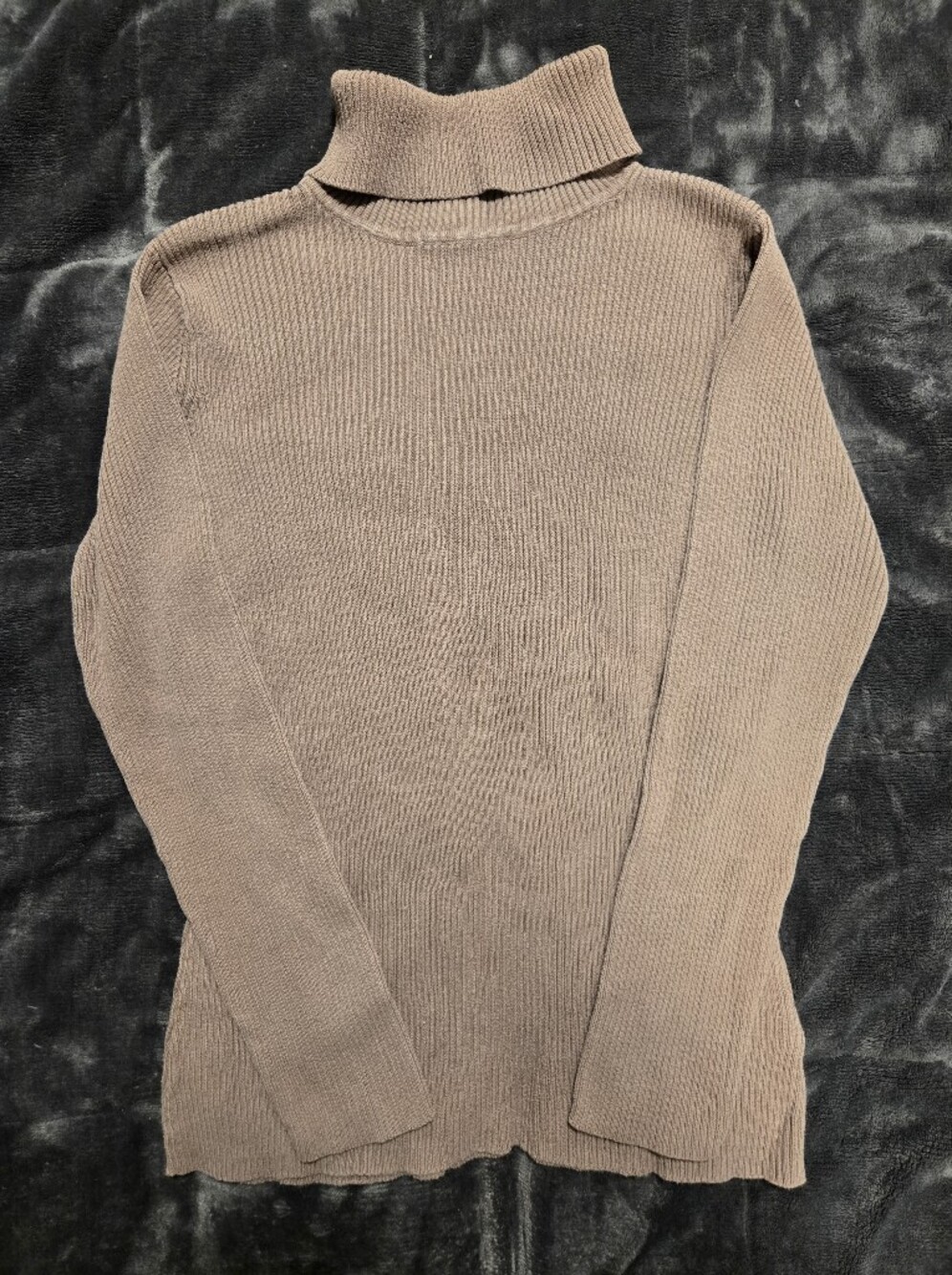 Claiborne Ribbed Knit Sweater in Taupe